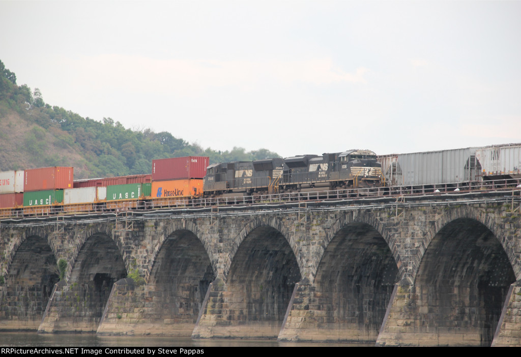 Train 21A on Rockville Bridge